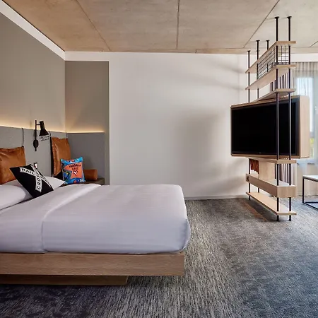 Moxy Muelheim Colonia