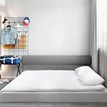 מלון Moxy Muelheim 4*