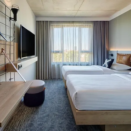 Hotel Moxy Muelheim Cologne