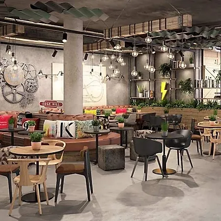 Moxy Muelheim Szálloda Köln