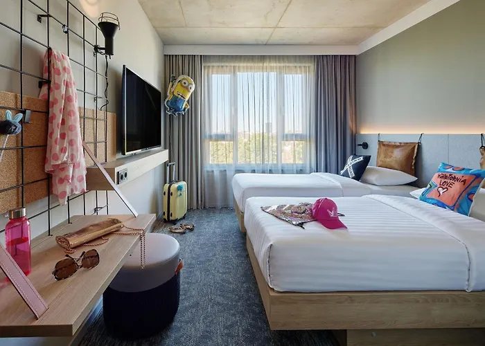 Moxy Muelheim Hotel Cologne