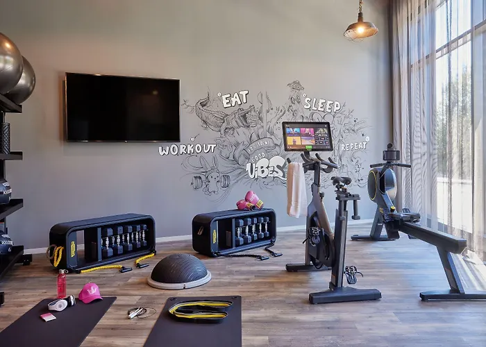 Moxy Muelheim 4* Köln