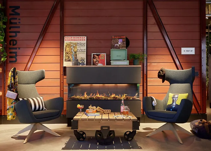 Moxy Muelheim Hotel Cologne