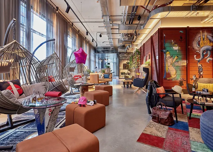 Moxy Muelheim 4* Köln