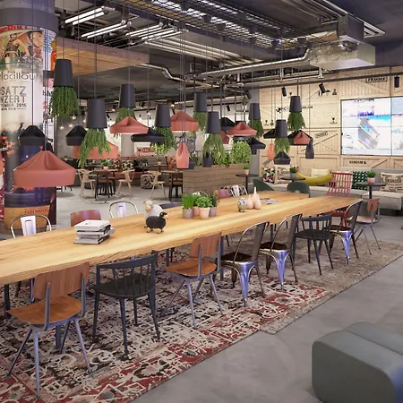 Отель Moxy Muelheim 4*