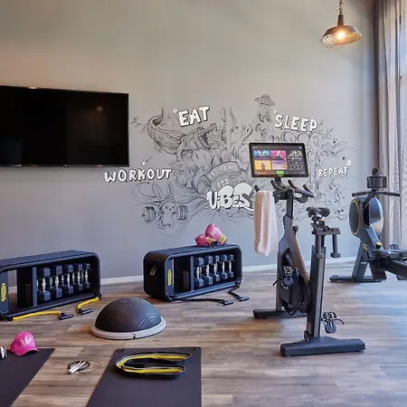 Moxy Muelheim 4* Кёльн